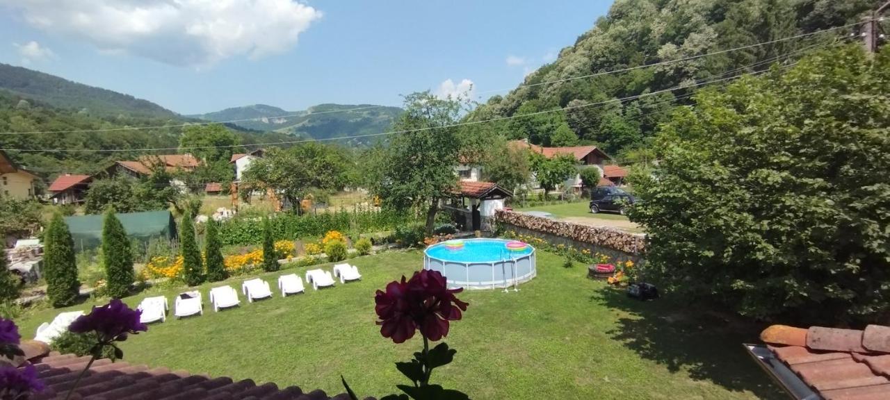 Къща За Гости Джонсън Ribarița Exterior foto