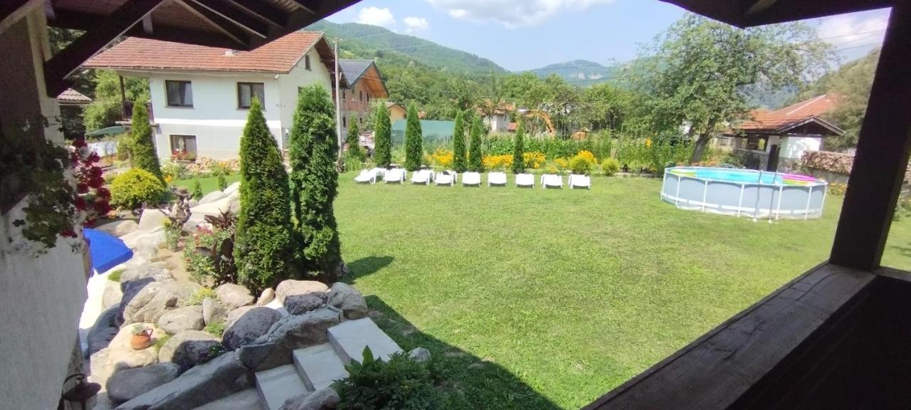 Къща За Гости Джонсън Ribarița Exterior foto